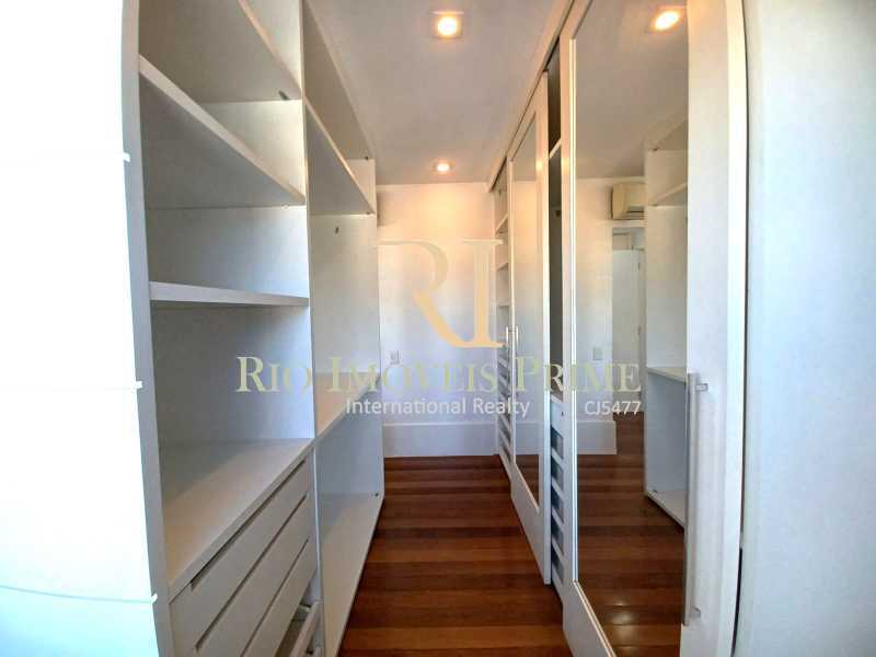 CLOSET SUÍTE. - Apartamento para alugar Rua Corcovado,Jardim Botânico, Rio de Janeiro - R$ 9.000 - RPAP40038 - 8