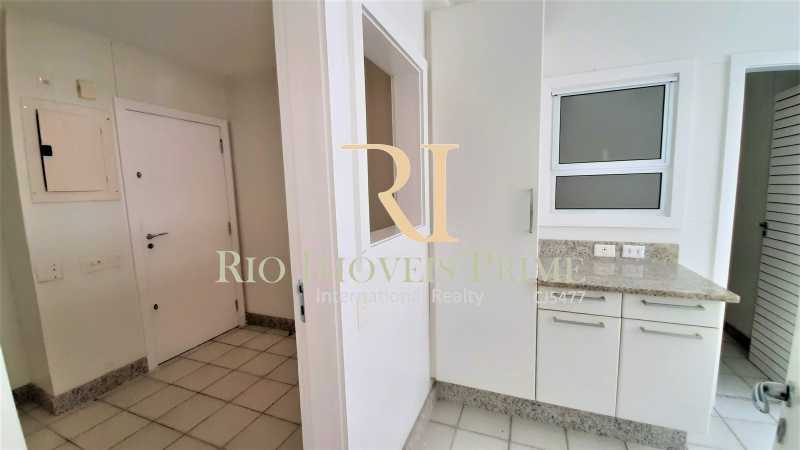 Conheça ENTRADA DE SERVIÇO do imóvel - Apartamento para alugar Rua Corcovado,Jardim Botânico, Rio de Janeiro - R$ 9.000 - RPAP40038 - 24 ENTRADA DE SERVIÇO - Apartamento para alugar Rua Corcovado,Jardim Botânico, Rio de Janeiro - R$ 9.000 - RPAP40038 - 24