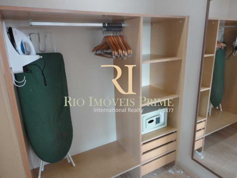 Conheça CLOSET SUÍTE1 do imóvel - Flat 2 quartos à venda Barra da Tijuca, Rio de Janeiro - R$ 359.900 - RPFL20011 - 8 CLOSET SUÍTE1 - Flat 2 quartos à venda Barra da Tijuca, Rio de Janeiro - R$ 359.900 - RPFL20011 - 8