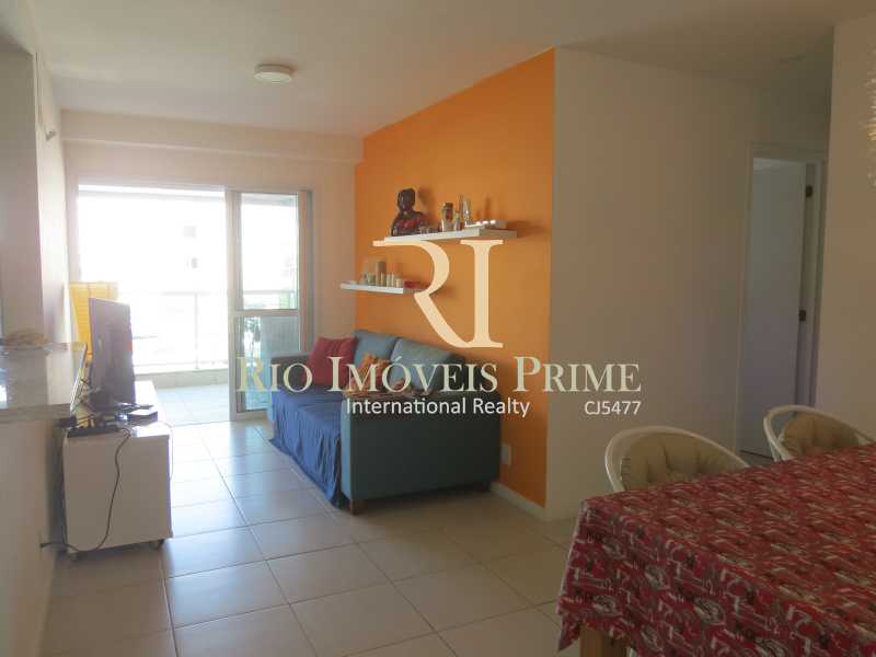 Conheça SALA do imóvel - Apartamento 2 quartos à venda Recreio dos Bandeirantes, Rio de Janeiro - R$ 585.000 - RPAP20015 - 4 SALA - Apartamento 2 quartos à venda Recreio dos Bandeirantes, Rio de Janeiro - R$ 585.000 - RPAP20015 - 4