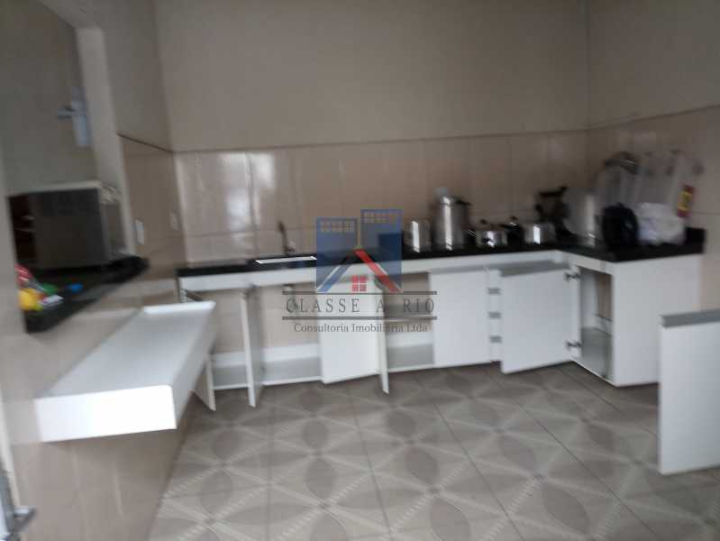 Conheça 03 do imóvel - GALPÃO - Rocha Miranda 980m2 área construída com escritórios, refeitório, copa cozinha, banheiros, vestiários, oficina ..... - FRGA00001 - 28 03 - GALPÃO - Rocha Miranda 980m2 área construída com escritórios, refeitório, copa cozinha, banheiros, vestiários, oficina ..... - FRGA00001 - 28