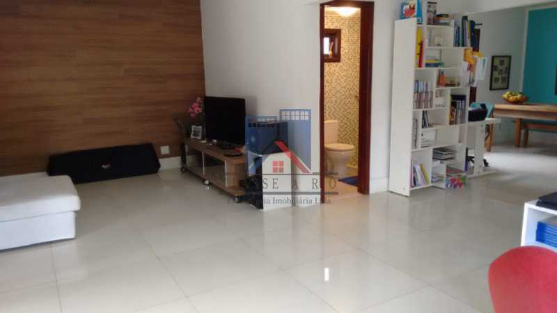 Conheça 10 do imóvel - Anil-Casa Duplex, Terreno 740 Metros Plano, Salão 03 Ambientes, Porcelanato, 04 Quartos Suites,Lazer, 04 Vagas de Garagem. Otima Localização - FRCA40007 - 11 10 - Anil-Casa Duplex, Terreno 740 Metros Plano, Salão 03 Ambientes, Porcelanato, 04 Quartos Suites,Lazer, 04 Vagas de Garagem. Otima Localização - FRCA40007 - 11