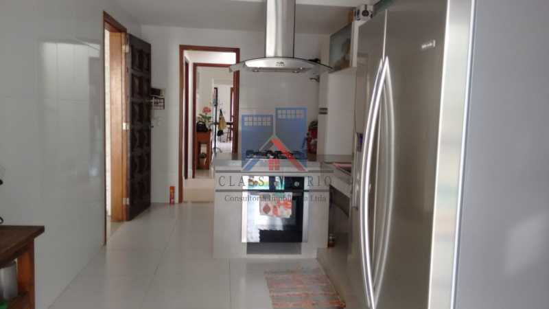 Conheça 24 do imóvel - Anil-Casa Duplex, Terreno 740 Metros Plano, Salão 03 Ambientes, Porcelanato, 04 Quartos Suites,Lazer, 04 Vagas de Garagem. Otima Localização - FRCA40007 - 24 24 - Anil-Casa Duplex, Terreno 740 Metros Plano, Salão 03 Ambientes, Porcelanato, 04 Quartos Suites,Lazer, 04 Vagas de Garagem. Otima Localização - FRCA40007 - 24