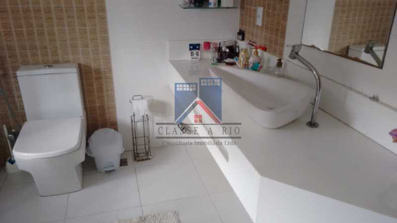 Conheça 26 do imóvel - Anil-Casa Duplex, Terreno 740 Metros Plano, Salão 03 Ambientes, Porcelanato, 04 Quartos Suites,Lazer, 04 Vagas de Garagem. Otima Localização - FRCA40007 - 29 26 - Anil-Casa Duplex, Terreno 740 Metros Plano, Salão 03 Ambientes, Porcelanato, 04 Quartos Suites,Lazer, 04 Vagas de Garagem. Otima Localização - FRCA40007 - 29