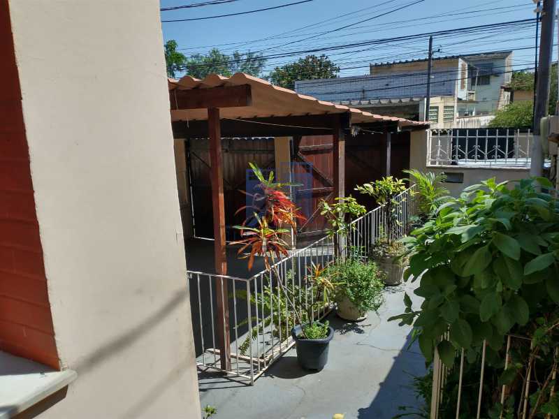 Conheça 2 do imóvel - Marechal Hermes- Duas Casas em terreno de 300 metros, total de 05 quartos, 01 vaga de garagem coberta. - FRCA50003 - 4 2 - Marechal Hermes- Duas Casas em terreno de 300 metros, total de 05 quartos, 01 vaga de garagem coberta. - FRCA50003 - 4
