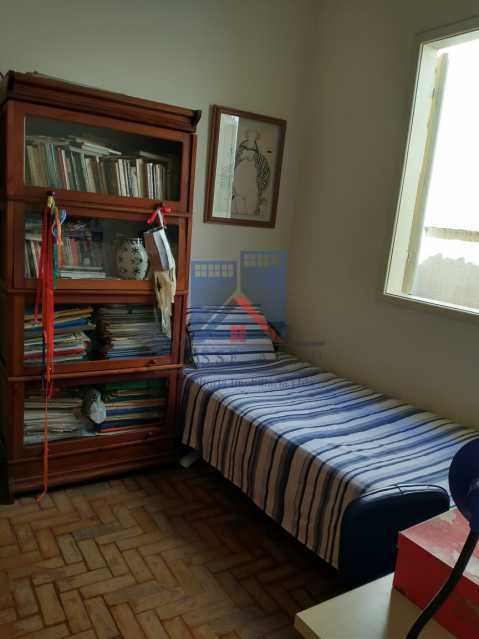Conheça 4 do imóvel - Marechal Hermes- Duas Casas em terreno de 300 metros, total de 05 quartos, 01 vaga de garagem coberta. - FRCA50003 - 28 4 - Marechal Hermes- Duas Casas em terreno de 300 metros, total de 05 quartos, 01 vaga de garagem coberta. - FRCA50003 - 28