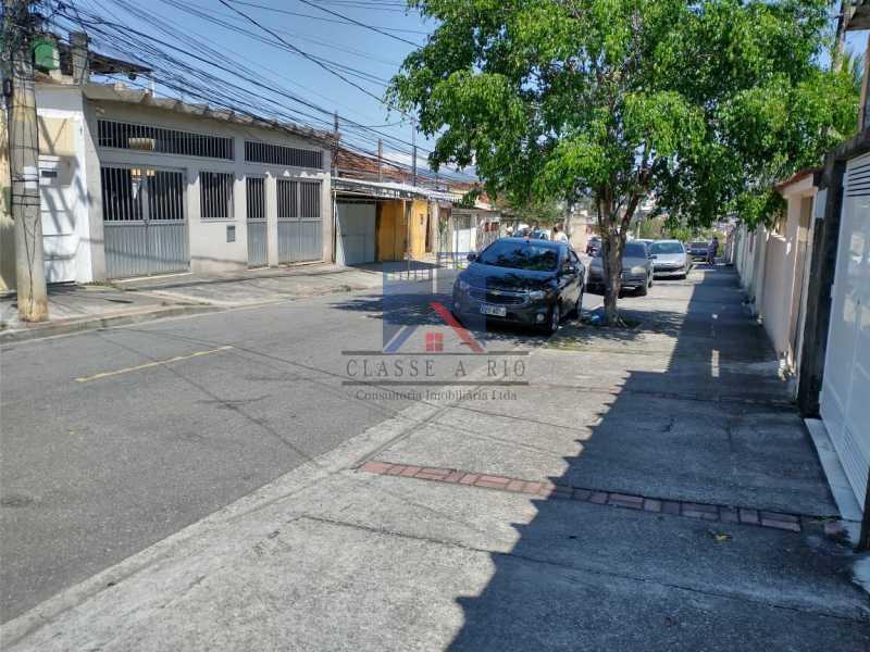 Conheça 21 do imóvel - Marechal Hermes- Duas Casas em terreno de 300 metros, total de 05 quartos, 01 vaga de garagem coberta. - FRCA50003 - 21 21 - Marechal Hermes- Duas Casas em terreno de 300 metros, total de 05 quartos, 01 vaga de garagem coberta. - FRCA50003 - 21