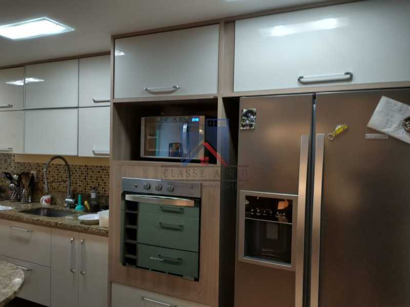 Conheça 2 do imóvel - Freguesia-Ampla Cobertura Luxuosa, área nobre, Varandão, Salão, cozinha conceito aberto, 03 quartos (02 Suites), repleto armários planejados, terraço área Gourmet, piscina, ducha, 02 vagas de Garagem. - FRCO30020 - 15 2 - Freguesia-Ampla Cobertura Luxuosa, área nobre, Varandão, Salão, cozinha conceito aberto, 03 quartos (02 Suites), repleto armários planejados, terraço área Gourmet, piscina, ducha, 02 vagas de Garagem. - FRCO30020 - 15