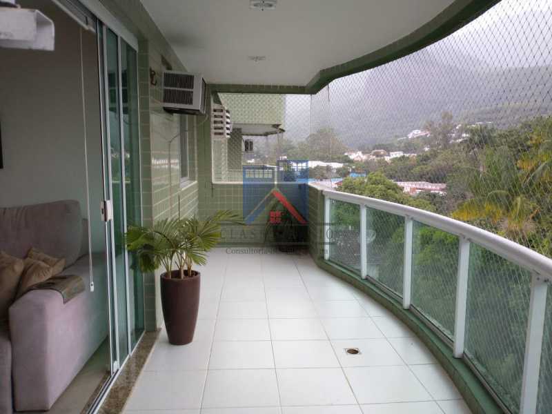Conheça 7 do imóvel - Freguesia-Ampla Cobertura Luxuosa, área nobre, Varandão, Salão, cozinha conceito aberto, 03 quartos (02 Suites), repleto armários planejados, terraço área Gourmet, piscina, ducha, 02 vagas de Garagem. - FRCO30020 - 3 7 - Freguesia-Ampla Cobertura Luxuosa, área nobre, Varandão, Salão, cozinha conceito aberto, 03 quartos (02 Suites), repleto armários planejados, terraço área Gourmet, piscina, ducha, 02 vagas de Garagem. - FRCO30020 - 3