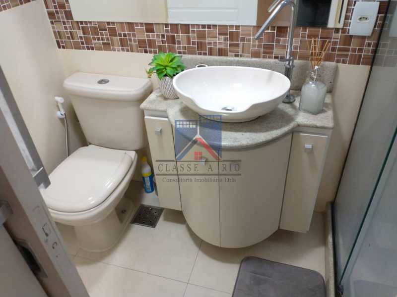 Conheça 21 do imóvel - Freguesia-Ampla Cobertura Luxuosa, área nobre, Varandão, Salão, cozinha conceito aberto, 03 quartos (02 Suites), repleto armários planejados, terraço área Gourmet, piscina, ducha, 02 vagas de Garagem. - FRCO30020 - 19 21 - Freguesia-Ampla Cobertura Luxuosa, área nobre, Varandão, Salão, cozinha conceito aberto, 03 quartos (02 Suites), repleto armários planejados, terraço área Gourmet, piscina, ducha, 02 vagas de Garagem. - FRCO30020 - 19