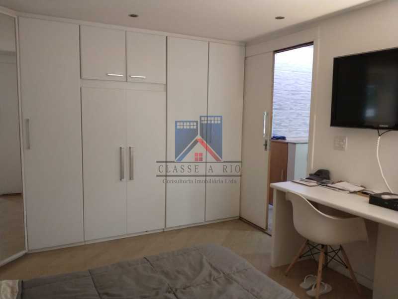 Conheça 28 do imóvel - Freguesia-Ampla Cobertura Luxuosa, área nobre, Varandão, Salão, cozinha conceito aberto, 03 quartos (02 Suites), repleto armários planejados, terraço área Gourmet, piscina, ducha, 02 vagas de Garagem. - FRCO30020 - 25 28 - Freguesia-Ampla Cobertura Luxuosa, área nobre, Varandão, Salão, cozinha conceito aberto, 03 quartos (02 Suites), repleto armários planejados, terraço área Gourmet, piscina, ducha, 02 vagas de Garagem. - FRCO30020 - 25