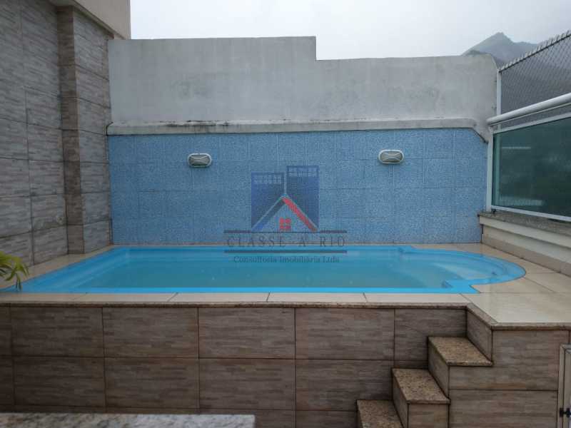 Conheça 29 do imóvel - Freguesia-Ampla Cobertura Luxuosa, área nobre, Varandão, Salão, cozinha conceito aberto, 03 quartos (02 Suites), repleto armários planejados, terraço área Gourmet, piscina, ducha, 02 vagas de Garagem. - FRCO30020 - 28 29 - Freguesia-Ampla Cobertura Luxuosa, área nobre, Varandão, Salão, cozinha conceito aberto, 03 quartos (02 Suites), repleto armários planejados, terraço área Gourmet, piscina, ducha, 02 vagas de Garagem. - FRCO30020 - 28