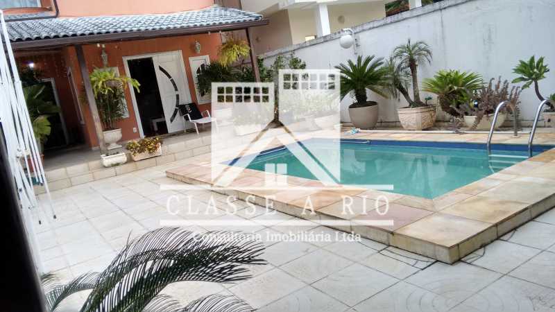 Conheça 01 do imóvel - Anil-Casa condominio, 4 quartos, 2 suites, Armários, Lazer, 4 vagas garagem - FRCN40018 - 1 01 - Anil-Casa condominio, 4 quartos, 2 suites, Armários, Lazer, 4 vagas garagem - FRCN40018 - 1