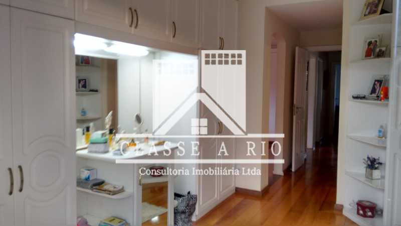 Conheça 028 do imóvel - Anil-Casa condominio, 4 quartos, 2 suites, Armários, Lazer, 4 vagas garagem - FRCN40018 - 29 028 - Anil-Casa condominio, 4 quartos, 2 suites, Armários, Lazer, 4 vagas garagem - FRCN40018 - 29