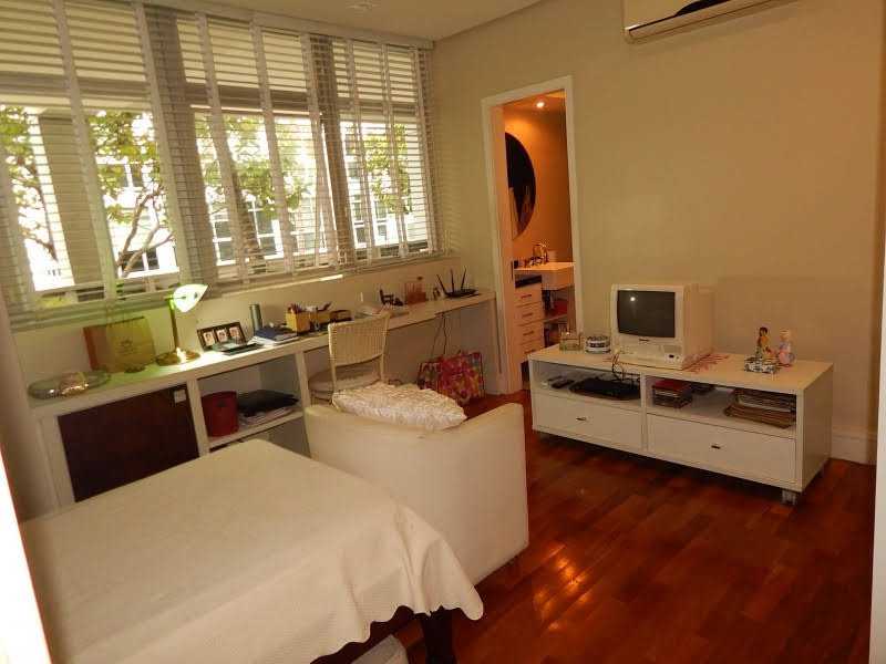 Conheça IMG-20181107-WA0033 do imóvel - Vendo Apto Condomínio Terrazzas - 5 qts com dependência completa - Praia Barra da Tijuca - RDAP50001 - 10 IMG-20181107-WA0033 - Vendo Apto Condomínio Terrazzas - 5 qts com dependência completa - Praia Barra da Tijuca - RDAP50001 - 10