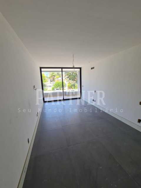 Conheça WhatsApp Image 2022-05-17 at 1 do imóvel - Casa Tríplex 4 Quartos Barra da Tijuca - BTCN40065 - 14 WhatsApp Image 2022-05-17 at 1 - Casa Tríplex 4 Quartos Barra da Tijuca - BTCN40065 - 14