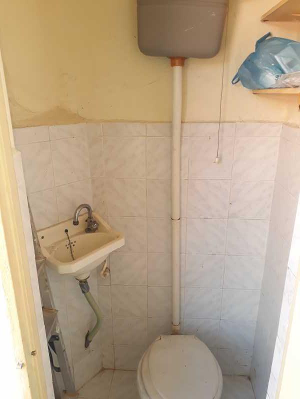 Conheça Banheiro de serviço do imóvel - Apartamento 2 quartos para alugar Abolição, Rio de Janeiro - R$ 750 - DBAP20002 - 14 Banheiro de serviço - Apartamento 2 quartos para alugar Abolição, Rio de Janeiro - R$ 750 - DBAP20002 - 14