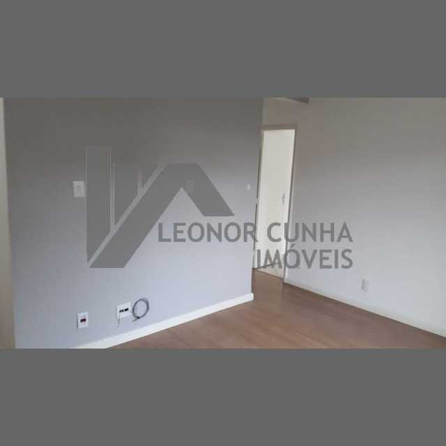 3 - Lindo Apartamento de 2 Quartos em Vila Valqueire ! Ótima localização - LCAP20027 - 1
