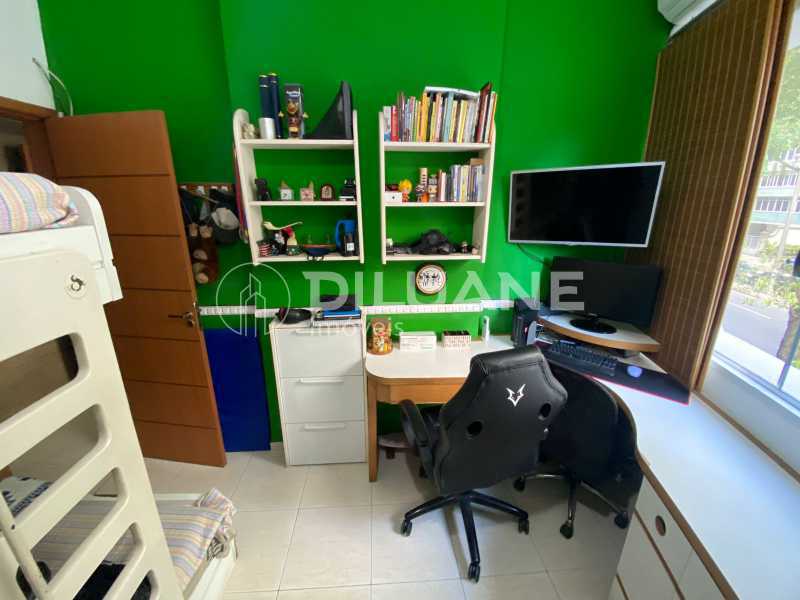 Conheça WhatsApp Image 2022-11-17 at 5 do imóvel - Apartamento com Área Privativa à venda Avenida Oswaldo Cruz, Flamengo, Rio de Janeiro - R$ 849.000 - BTAA20016 - 16 WhatsApp Image 2022-11-17 at 5 - 16