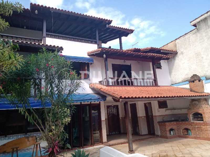 Conheça 323279235978431 do imóvel - Diluane Imoveis Vende. Piratininga. Excelente Triplex. 1a Quadra da Praia.Vista Panorâmica para Mar e Lagoa. - NTCA40024 - 2 323279235978431 - Diluane Imoveis Vende. Piratininga. Excelente Triplex. 1a Quadra da Praia.Vista Panorâmica para Mar e Lagoa. - NTCA40024 - 2