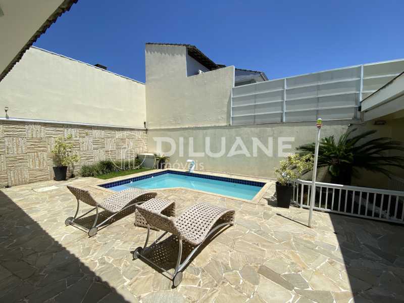 Conheça Piscina do imóvel - Diluane Imóveis Vende. Camboinhas. Excelente Casa Região com Ótima Qualidadede Vida. Duplex. Área Gormet e Piscina.Garagem 3 carros. Parque João Batista Petersen. - NTCN30013 - 13 Piscina - Diluane Imóveis Vende. Camboinhas. Excelente Casa Região com Ótima Qualidadede Vida. Duplex. Área Gormet e Piscina.Garagem 3 carros. Parque João Batista Petersen. - NTCN30013 - 13