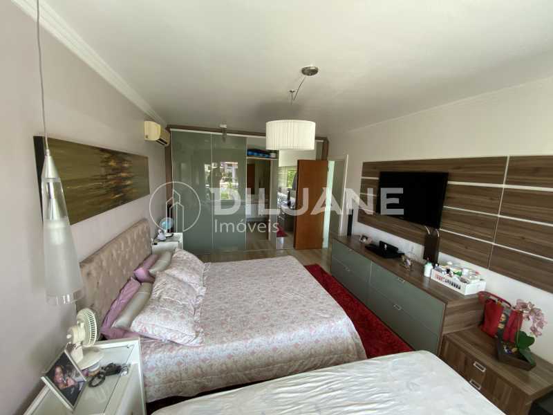 Conheça Quarto Suite 2 do imóvel - Diluane Imóveis Vende. Camboinhas. Excelente Casa Região com Ótima Qualidadede Vida. Duplex. Área Gormet e Piscina.Garagem 3 carros. Parque João Batista Petersen. - NTCN30013 - 20 Quarto Suite 2 - Diluane Imóveis Vende. Camboinhas. Excelente Casa Região com Ótima Qualidadede Vida. Duplex. Área Gormet e Piscina.Garagem 3 carros. Parque João Batista Petersen. - NTCN30013 - 20