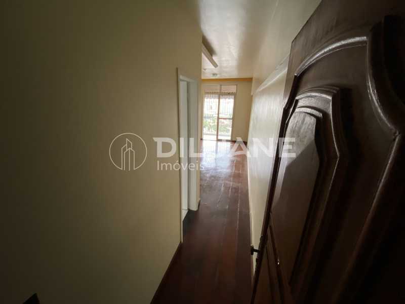 Conheça Entrada do imóvel - Diluane Imóveis Vende !!! Niterói. Bem localizado. Condomínio com Infra Estrutura Completa.Medindo 80m². Garagem.Vazio. Proximo ao Corpo de Bombeiros. - NTAP30104 - 2 Entrada - Diluane Imóveis Vende !!! Niterói. Bem localizado. Condomínio com Infra Estrutura Completa.Medindo 80m². Garagem.Vazio. Proximo ao Corpo de Bombeiros. - NTAP30104 - 2