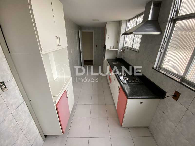 Conheça Cozinha do imóvel - Diluane Imóveis Vende !!! Niterói. Bem localizado. Condomínio com Infra Estrutura Completa.Medindo 80m². Garagem.Vazio. Proximo ao Corpo de Bombeiros. - NTAP30104 - 6 Cozinha - Diluane Imóveis Vende !!! Niterói. Bem localizado. Condomínio com Infra Estrutura Completa.Medindo 80m². Garagem.Vazio. Proximo ao Corpo de Bombeiros. - NTAP30104 - 6