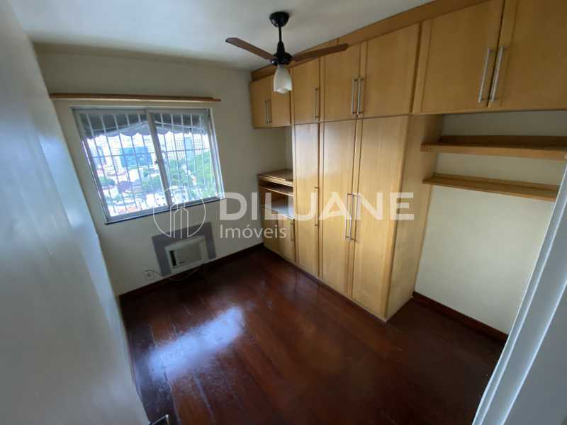 Conheça Quarto 1 do imóvel - Diluane Imóveis Vende !!! Niterói. Bem localizado. Condomínio com Infra Estrutura Completa.Medindo 80m². Garagem.Vazio. Proximo ao Corpo de Bombeiros. - NTAP30104 - 21 Quarto 1 - Diluane Imóveis Vende !!! Niterói. Bem localizado. Condomínio com Infra Estrutura Completa.Medindo 80m². Garagem.Vazio. Proximo ao Corpo de Bombeiros. - NTAP30104 - 21