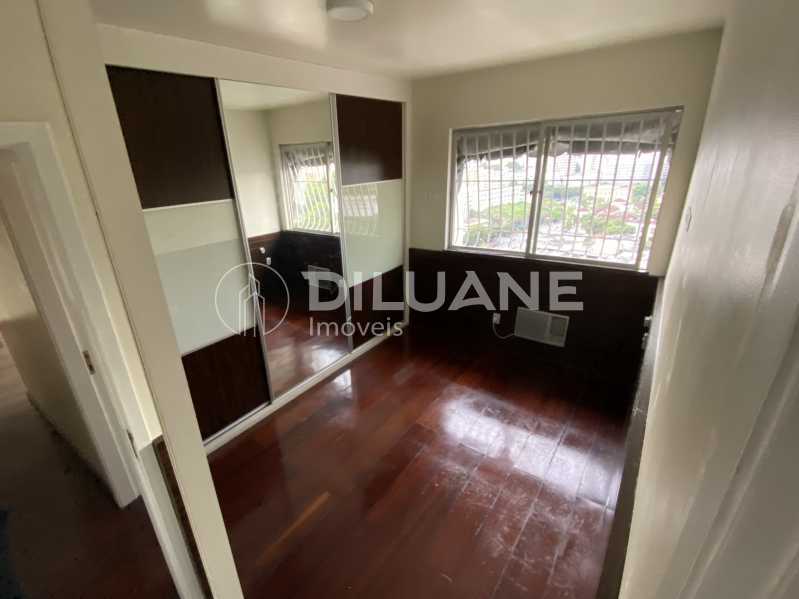 Conheça Quarto 2 Suite do imóvel - Diluane Imóveis Vende !!! Niterói. Bem localizado. Condomínio com Infra Estrutura Completa.Medindo 80m². Garagem.Vazio. Proximo ao Corpo de Bombeiros. - NTAP30104 - 25 Quarto 2 Suite - Diluane Imóveis Vende !!! Niterói. Bem localizado. Condomínio com Infra Estrutura Completa.Medindo 80m². Garagem.Vazio. Proximo ao Corpo de Bombeiros. - NTAP30104 - 25