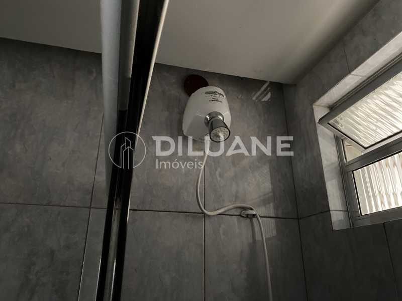 Conheça Chuveiro Suite Quarto 2 do imóvel - Diluane Imóveis Vende !!! Niterói. Bem localizado. Condomínio com Infra Estrutura Completa.Medindo 80m². Garagem.Vazio. Proximo ao Corpo de Bombeiros. - NTAP30104 - 28 Chuveiro Suite Quarto 2 - Diluane Imóveis Vende !!! Niterói. Bem localizado. Condomínio com Infra Estrutura Completa.Medindo 80m². Garagem.Vazio. Proximo ao Corpo de Bombeiros. - NTAP30104 - 28