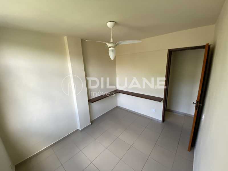 Conheça Quarto 2 do imóvel - Dilkuane Imóveis Vende. Apartamento Fonseca com PlayClub. Vaga de Garagem. Aceita carta de crédito.Medindo 60m. - NTAP20228 - 7 Quarto 2 - 7