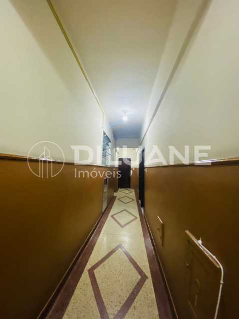 Conheça 2c560eea-4d07-4250-bf10-6761a1 do imóvel - Diluane Imóveis Vende. Bairro Fonseca, apartamento com 80m². Bem localizado. Aceita carta de crédito. - NTAP20229 - 2 2c560eea-4d07-4250-bf10-6761a1 - 2