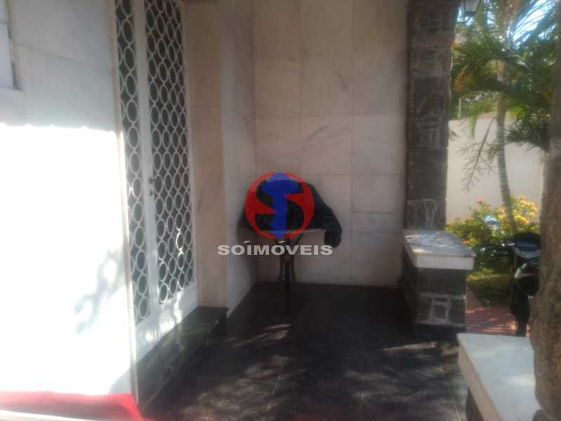 Conheça HALL/ VARANDA do imóvel - Casa 4 quartos à venda Lins de Vasconcelos, Rio de Janeiro - R$ 950.000 - TJCA40056 - 24 HALL/ VARANDA - Casa 4 quartos à venda Lins de Vasconcelos, Rio de Janeiro - R$ 950.000 - TJCA40056 - 24