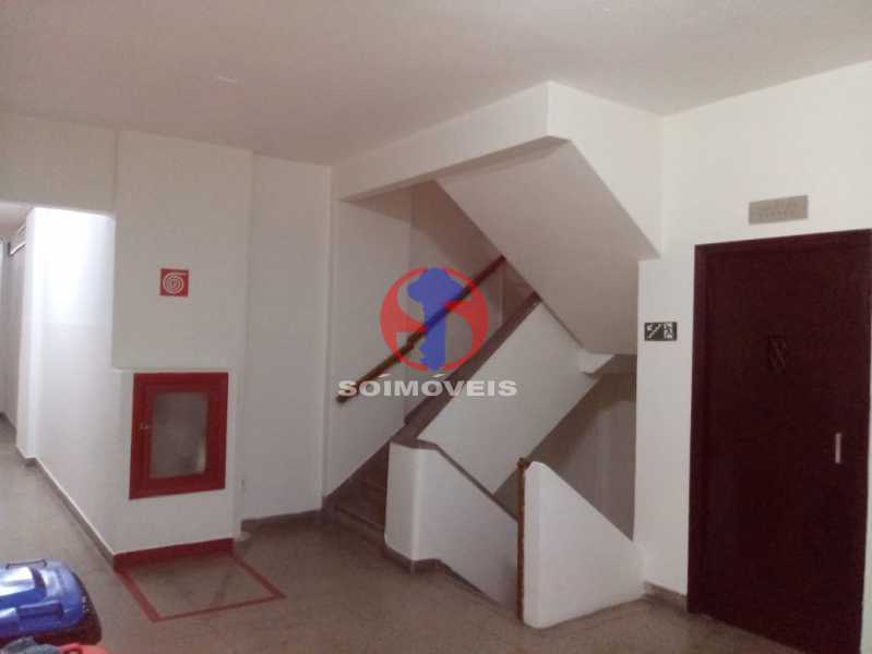 Conheça ESCADA INTERNA do imóvel - Apartamento à venda Rua Ministro Viveiros de Castro,Copacabana, Rio de Janeiro - R$ 380.000 - TJAP10358 - 13 ESCADA INTERNA - Apartamento à venda Rua Ministro Viveiros de Castro,Copacabana, Rio de Janeiro - R$ 380.000 - TJAP10358 - 13