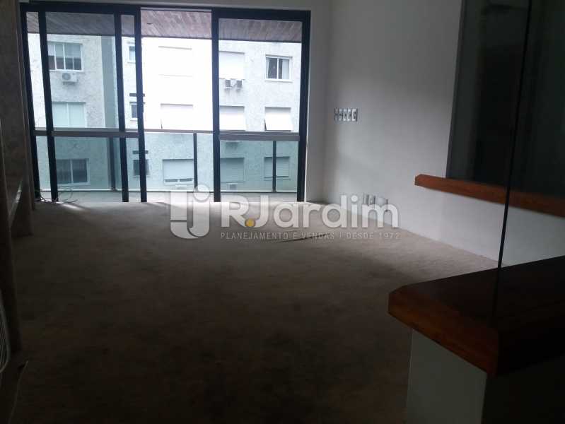 Conheça Sala TV do imóvel - Apartamento à venda Avenida Epitácio Pessoa,Lagoa, Zona Sul,Rio de Janeiro - R$ 5.500.000 - AP1037 - 7 Sala TV - Apartamento à venda Avenida Epitácio Pessoa,Lagoa, Zona Sul,Rio de Janeiro - R$ 5.500.000 - AP1037 - 7