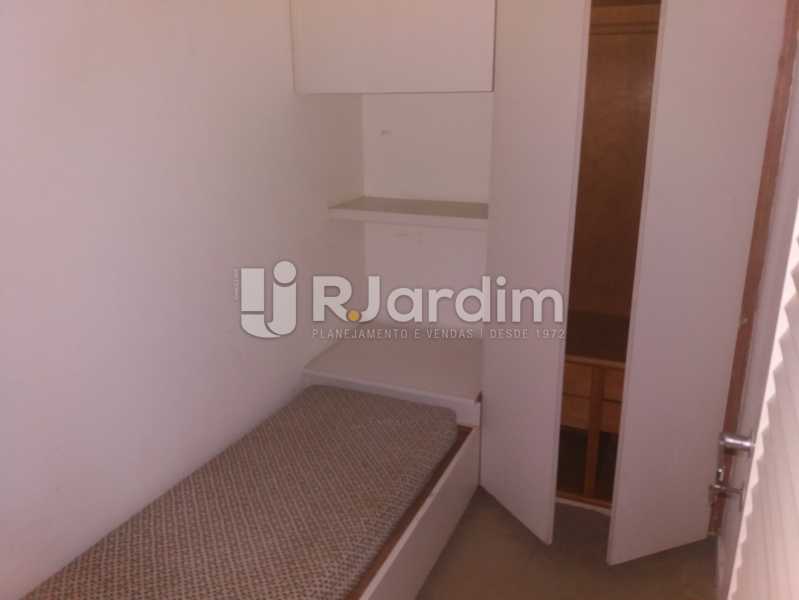 Conheça Dependência do imóvel - Apartamento à venda Avenida Epitácio Pessoa,Lagoa, Zona Sul,Rio de Janeiro - R$ 5.500.000 - AP1037 - 17 Dependência - Apartamento à venda Avenida Epitácio Pessoa,Lagoa, Zona Sul,Rio de Janeiro - R$ 5.500.000 - AP1037 - 17