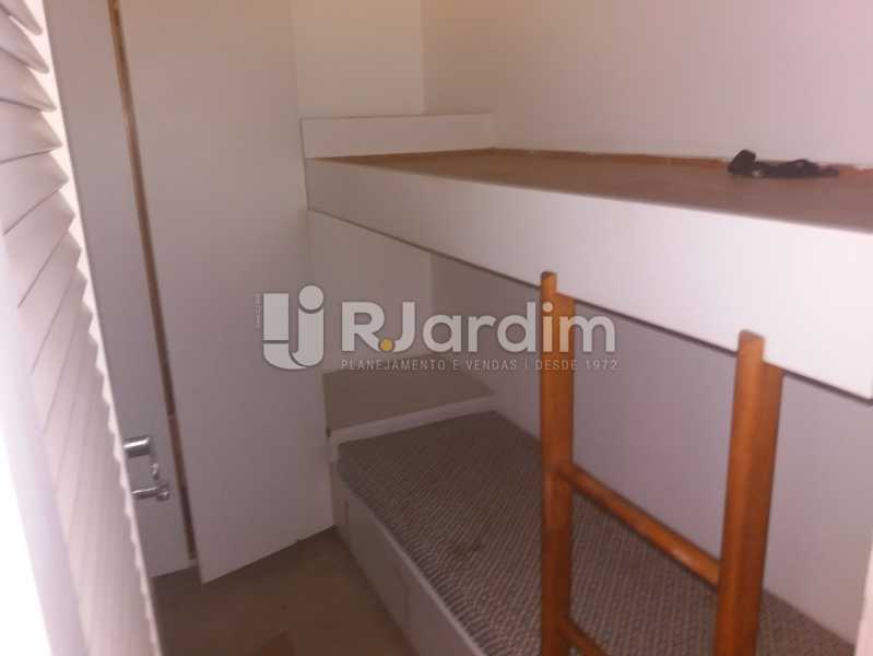 Conheça Dependência do imóvel - Apartamento à venda Avenida Epitácio Pessoa,Lagoa, Zona Sul,Rio de Janeiro - R$ 5.500.000 - AP1037 - 16 Dependência - Apartamento à venda Avenida Epitácio Pessoa,Lagoa, Zona Sul,Rio de Janeiro - R$ 5.500.000 - AP1037 - 16