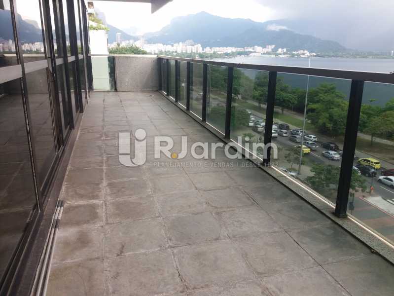 Conheça Varanda frontal do imóvel - Apartamento à venda Avenida Epitácio Pessoa,Lagoa, Zona Sul,Rio de Janeiro - R$ 5.500.000 - AP1037 - 8 Varanda frontal - Apartamento à venda Avenida Epitácio Pessoa,Lagoa, Zona Sul,Rio de Janeiro - R$ 5.500.000 - AP1037 - 8