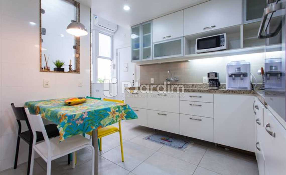 Conheça COPA COZINHA do imóvel - Compra Venda Avaliação Imóveis Apartamento Copacabana 3 Quartos - AP1361 - 8 COPA COZINHA - Compra Venda Avaliação Imóveis Apartamento Copacabana 3 Quartos - AP1361 - 8