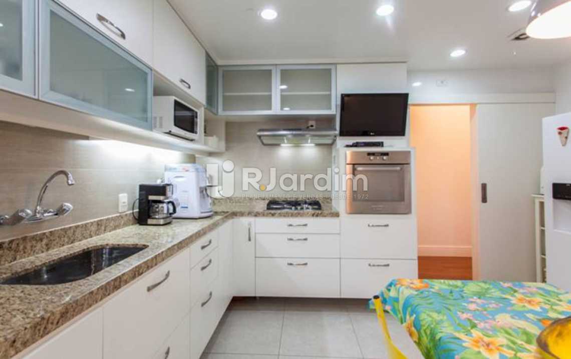 Conheça COPA COZINHA do imóvel - Compra Venda Avaliação Imóveis Apartamento Copacabana 3 Quartos - AP1361 - 10 COPA COZINHA - Compra Venda Avaliação Imóveis Apartamento Copacabana 3 Quartos - AP1361 - 10