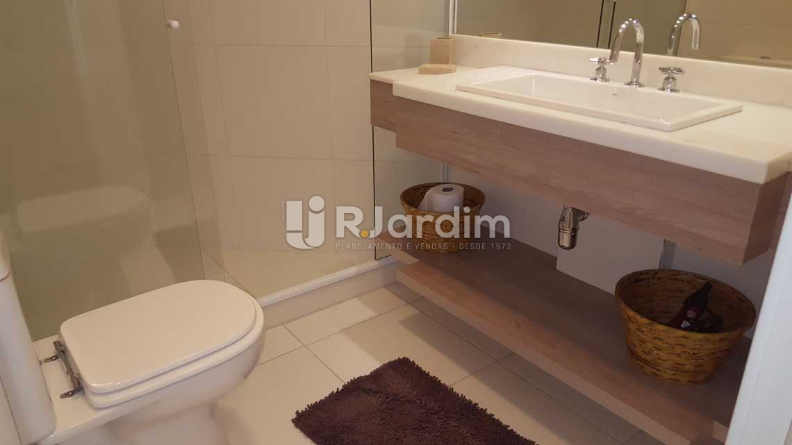 Conheça BANHEIRO 1ª SUÍTE do imóvel - Aluguel Administração Imóveis Flat Ipanema 2 Quartos - AP1471 - 9 BANHEIRO 1ª SUÍTE - Aluguel Administração Imóveis Flat Ipanema 2 Quartos - AP1471 - 9