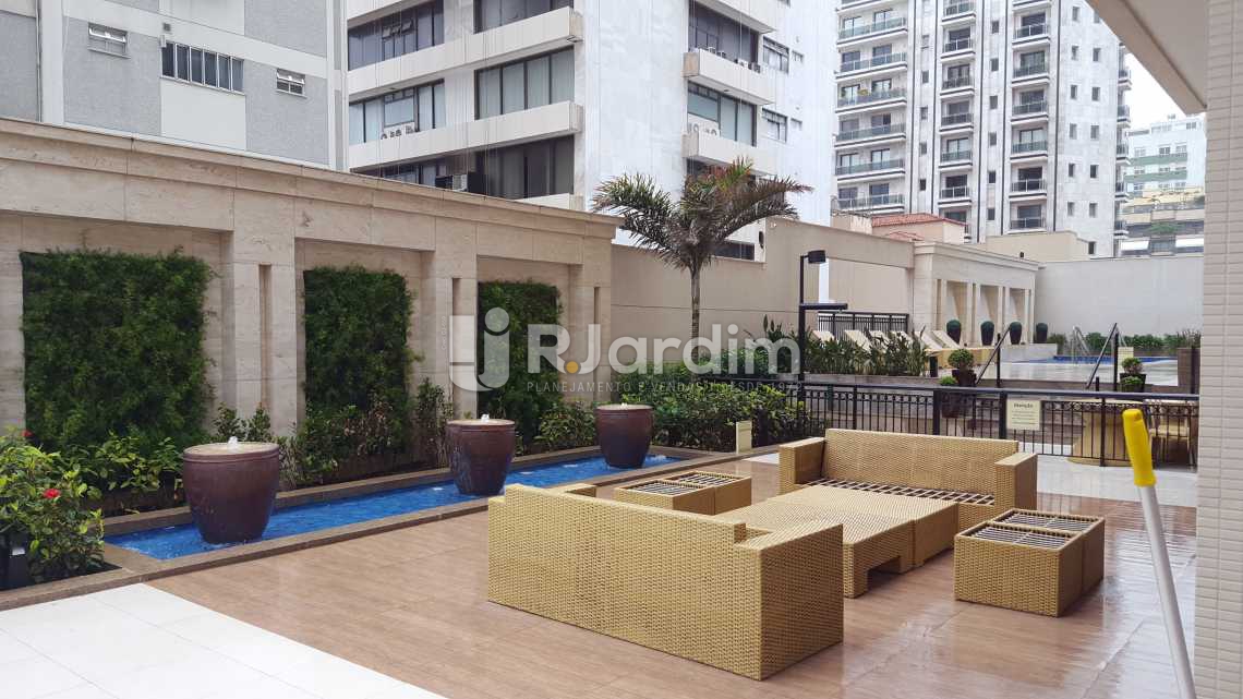 Conheça LOUNGE E LAGO do imóvel - Aluguel Administração Imóveis Flat Ipanema 2 Quartos - AP1471 - 23 LOUNGE E LAGO - Aluguel Administração Imóveis Flat Ipanema 2 Quartos - AP1471 - 23