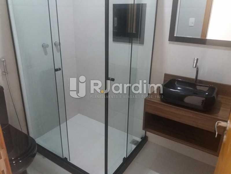 Conheça Banheiro social do imóvel - Compra Venda Avaliação Imóveis Apartamento Copacabana 3 Quartos - AP1586 - 9 Banheiro social - Compra Venda Avaliação Imóveis Apartamento Copacabana 3 Quartos - AP1586 - 9