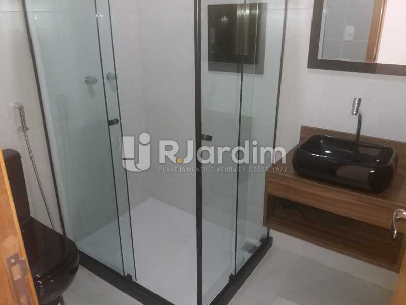 Conheça Banheiro social do imóvel - Compra Venda Avaliação Imóveis Apartamento Copacabana 3 Quartos - AP1586 - 16 Banheiro social - Compra Venda Avaliação Imóveis Apartamento Copacabana 3 Quartos - AP1586 - 16