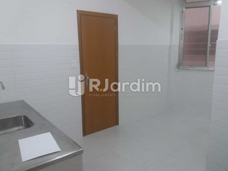 Conheça Cozinha do imóvel - Compra Venda Avaliação Imóveis Apartamento Copacabana 3 Quartos - AP1586 - 13 Cozinha - Compra Venda Avaliação Imóveis Apartamento Copacabana 3 Quartos - AP1586 - 13