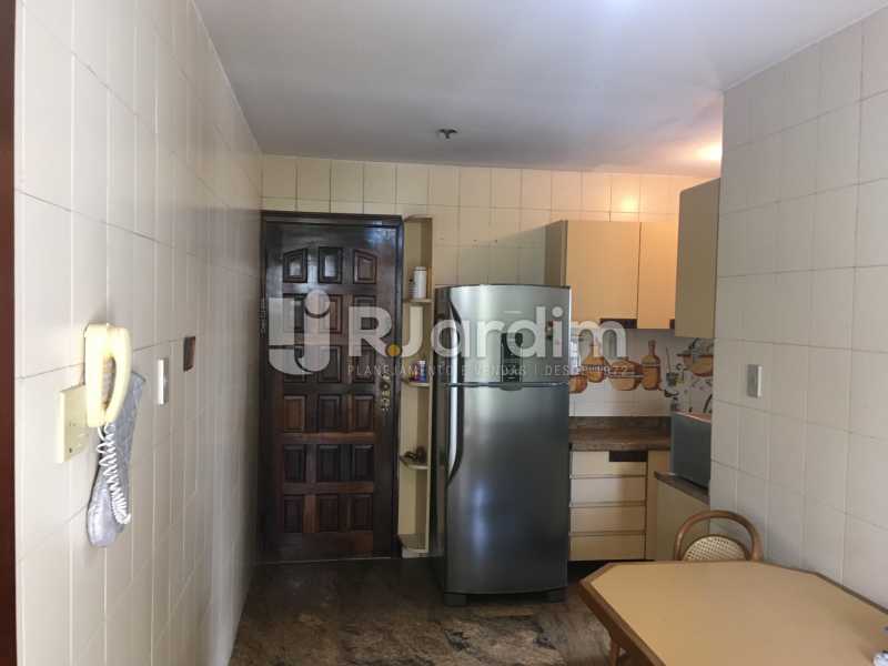 Conheça Cozinha do imóvel - Apartamento Leblon 3 Quartos Compra Venda Avaliação Imóveis - AP1702 - 14 Cozinha - Apartamento Leblon 3 Quartos Compra Venda Avaliação Imóveis - AP1702 - 14