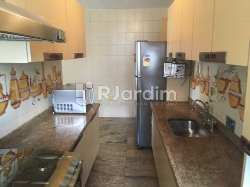 Conheça Cozinha do imóvel - Apartamento Leblon 3 Quartos Compra Venda Avaliação Imóveis - AP1702 - 24 Cozinha - Apartamento Leblon 3 Quartos Compra Venda Avaliação Imóveis - AP1702 - 24