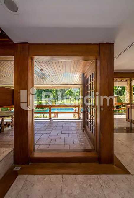 Conheça Saída piscina do imóvel - Casa em Condominio À Venda - Itanhangá - Rio de Janeiro - RJ - LACN40020 - 8 Saída piscina - Casa em Condominio À Venda - Itanhangá - Rio de Janeiro - RJ - LACN40020 - 8
