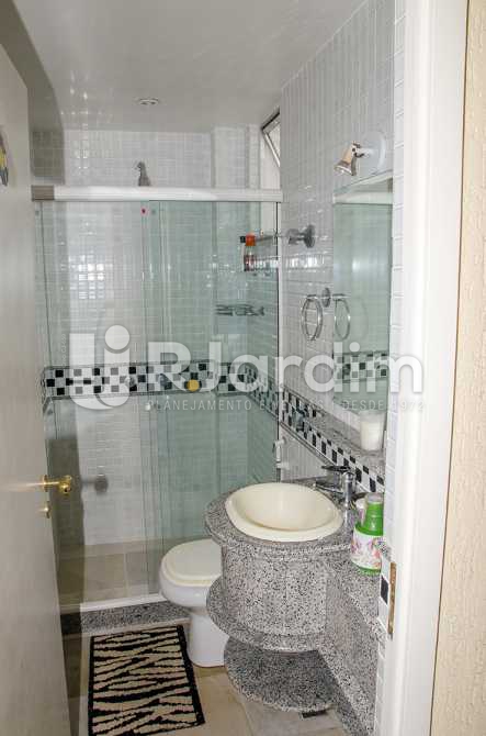 Conheça banheiro social do imóvel - Compra Venda Casa Jardim Botânico 4 Quartos - CA0184 - 21 banheiro social - Compra Venda Casa Jardim Botânico 4 Quartos - CA0184 - 21